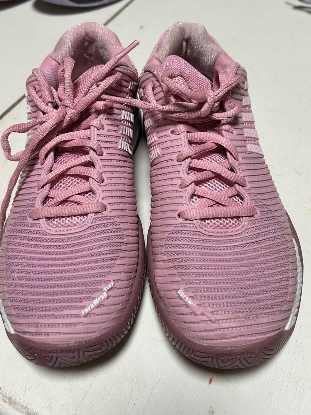 Women’s Pink Athletic K-Swiss Tennis